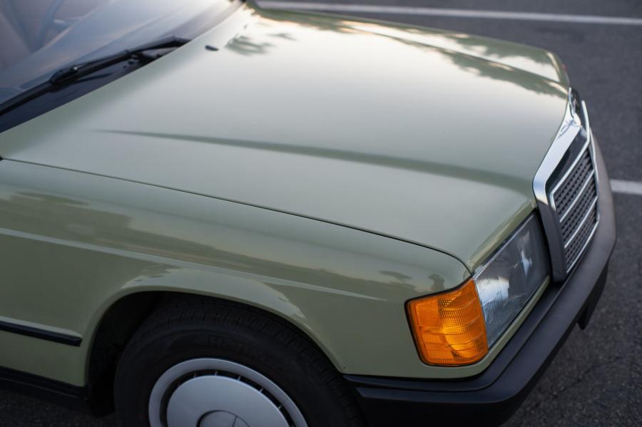 Детали экстерьера Mercedes-Benz 190 D (W124) 1984 года  (NA) (фото 55 из 240)